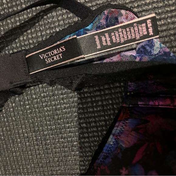 Brand new never worn Victoria’s Secret bombshell bra size 34B - Picture 2 of 7